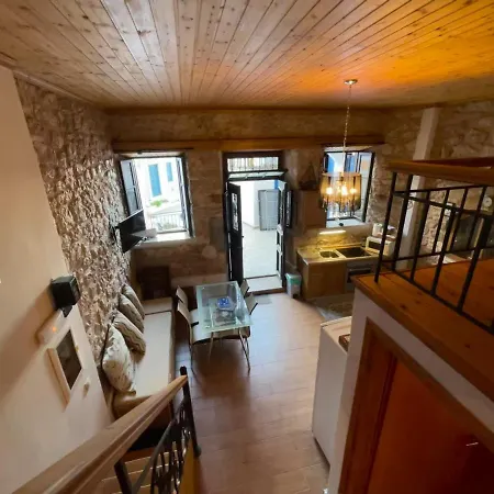 Casa Nikolou *